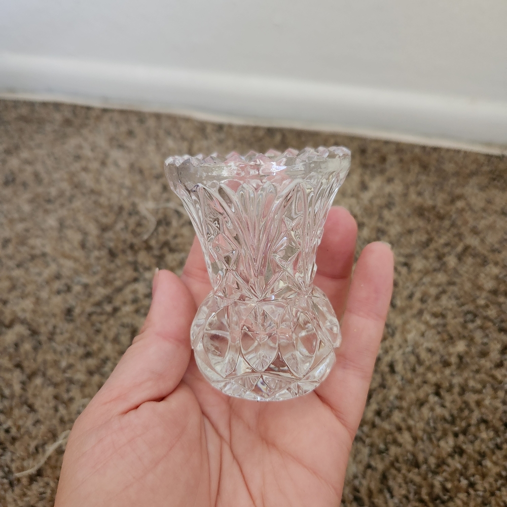 Elegant Crystal Vase